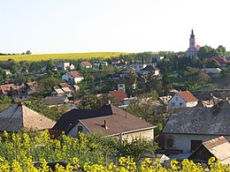 Csáb látképe templommal