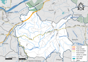 Carte en couleur présentant le réseau hydrographique de la commune