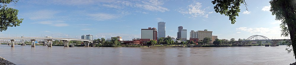 Panorama Little Rock widziana z północnego brzegu rzeki Arkansas