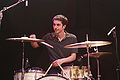 Matt Aveiro batería, percusión (2004-2013; baterista actual de los Bootstraps)