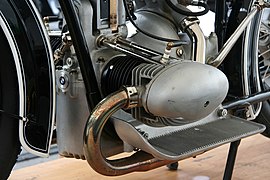 Engine of BMW R 37, left side front