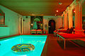 Indoorpool im Wellnessbereich