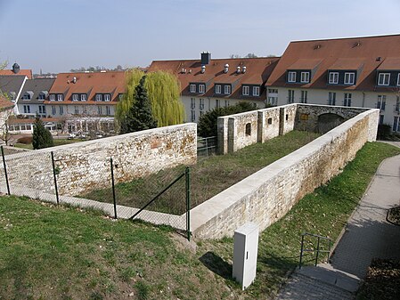 Mauerreste am Schloss