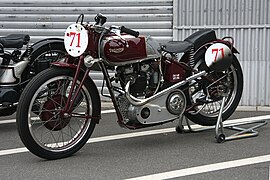 Triumph Speed Twin 5T from 1939, prepared for racing, front and left side