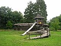 Spielplatz und nachgebaute slawische Vorburg auf der Burgwallinsel