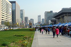 Sejong-ro looking south, fair on the pedestrian stretch