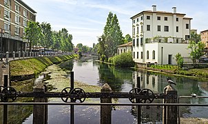 The Sile seen from the S. Martino bridge towards the west in Treviso