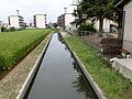 下庄地区内で2010年以降に、両岸が改修された用水路の一例。 （2020年10月12日撮影）