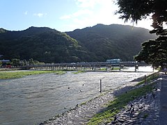 Pont Togetsukyō à Arashiyama (site touristique).