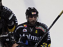 Photographie de Thinel avec le maillot noir de Rouen