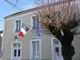 The town hall in Noisy-Rudignon