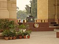 Porta da Índia, em Delhi. A chama do soldado imortal, conhecida como Amar Jawan Jyoti, está acesa permanentemente