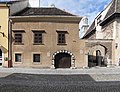 Das Tor zur Alten Synagoge (rechts) und zum Nachbarhaus