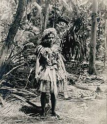 1900, Femme à Funafuti, Tuvalu, alors connue sous le nom d'îles Ellice