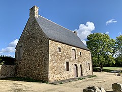 Façade sud et pignon nord de la Ferme du Haut-Bécherel.