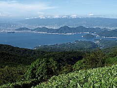 周辺環境 駿河湾の湾奥と淡島