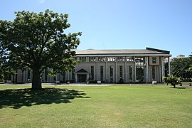 Tribunal de grande instance de Saint-Denis, exterior