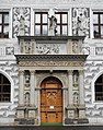 Portal der Schlosskapelle des Dresdener Residenzschlosses mit der kopierten Tür von Georg Fleischer d. Ä. (1556)