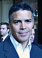 Esai Morales interpreta Slade Wilson / Deathstroke.