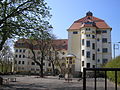 image=https://commons.wikimedia.org/wiki/File:Arnoldischule_Gotha.JPG