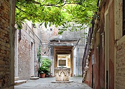 Well, in Corte della Comare, Dorsoduro, Venice