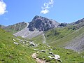 Schiahorn mit Felsenweg und Stütze der ehemaligen Verbindungsbahn Strela-Parsenn vom Hauptertälli aus gesehen, Rechts der Strelapass