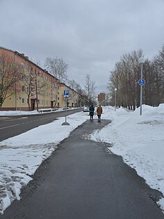 Дом 37 на перекрёстке с улицей Мадара