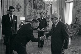 12 febbraio 1985 - Il Presidente della Repubblica Alessandro Pertini incontra Mario Berri, Presidente dell'Associazione "Vittorio Bachelet", con una delegazione del sodalizio.