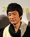 Kim Myung-min interpreta Kang Gun-woo/Kang Mae.