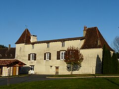 Manoir au sud de l'église.