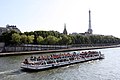 Bateau-mouche.