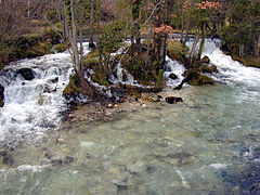 Aménagements de la source vauclusienne du Garbo.