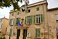 L'hôtel de ville (ancien hôtel des barons de Chabert).