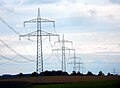 Für 220 und 380 kV ausgelegte, mit Donaumasten ausgerüstete Hochspannungsleitung in Deutschland