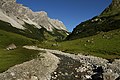 Klesenzatal mit Hutlabach am Fusse der Roten Wand