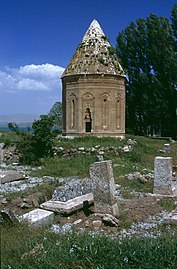 Gevaş tomb