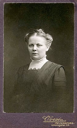 Aura Kiiskinen vuonna 1908.