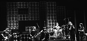 Pearl Jam на концерті в 2012 році