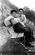 Rosa Luxemburgo y Luise Kautsky (1909)