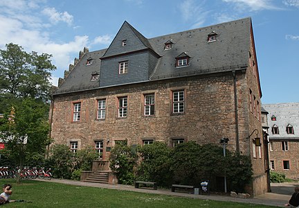 Deutsches Haus am Firmaneiplatz