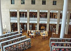 Vista interior da biblioteca