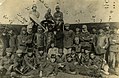 Османски пилоти пред моноплан Блерио XI-2 през 1915 г., с Ахмет Али Челиктен до перката, по време на Първата световна война