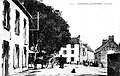 La place centrale du bourg de Plogastel-Saint-Germain vers 1925 (carte postale Villard).