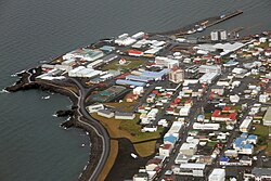 Luftbillede af Keflavik, en af de fire byer, der udgør Reykjanesbær