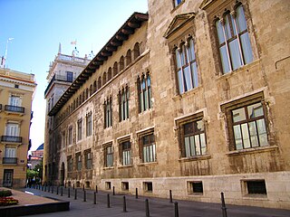 Generalitat des de la plaça de Manises