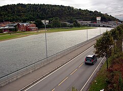 Middelalderparken, med det kunstige vannspeilet som markerer havnivået i middelalderens Oslo. Foto: Grzegorz Wysocki