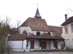 Église Saint-Jean-Baptiste, vue latérale.