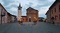 Piazza Umberto I con la Confraternita di Santa Croce ed il campanile