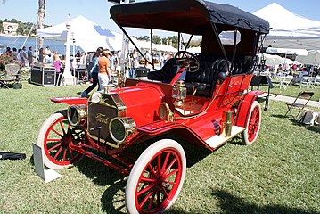 1909 touring (a very early example with two-pedal, two-lever control)