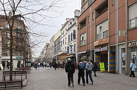 Rue Gabriel-Péri, en zone piétonne.